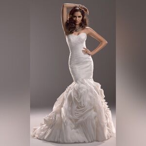 Elegant White Strapless Wedding Gown